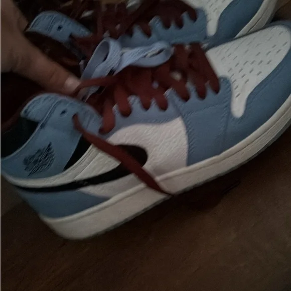 Stylish Blue and White High-Top Sneakers - Picture 3 of 3